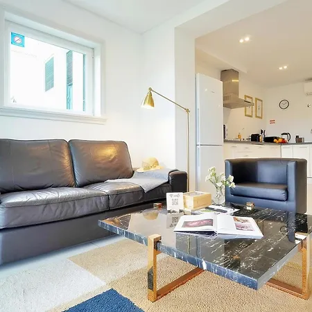 Mbird Riviera Flat 3 דירה *