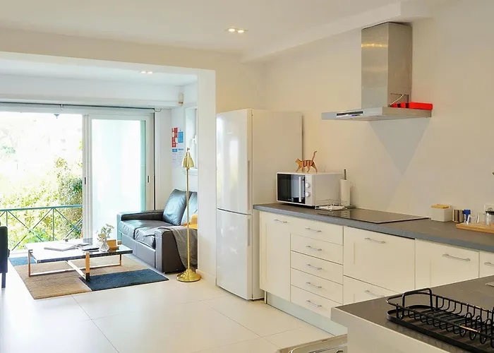 Apartament Mbird Riviera Flat 3 *